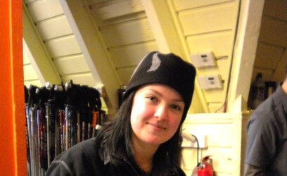 Hannah from New Zealand loves snowboarding!