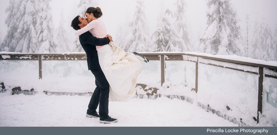 Wedding couple in the snow